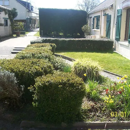 La Cle Des Champs 펜션 Longueval