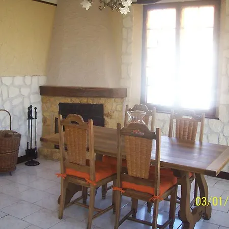La Cle Des Champs Holiday home Longueval